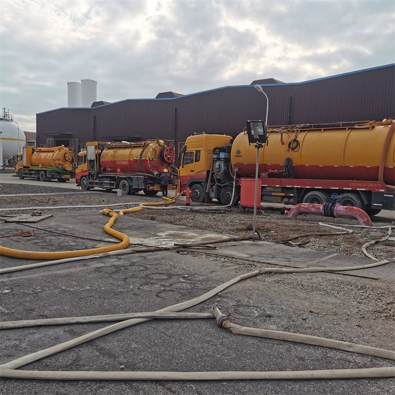 乌拉特前污水池清理