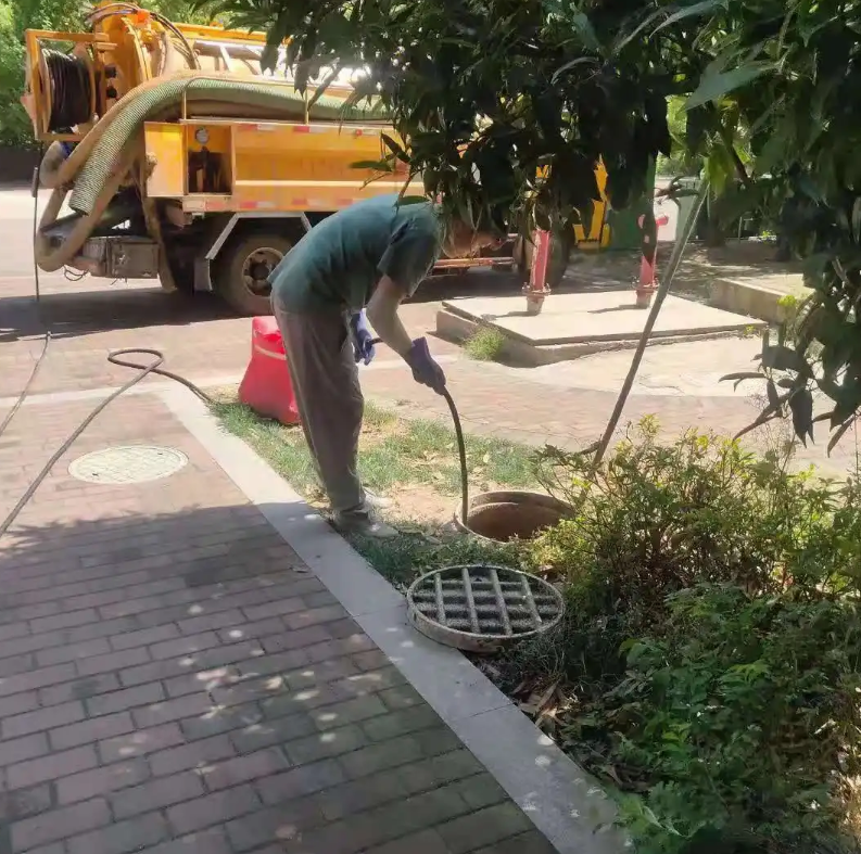乌拉特前市政排污管道清淤疏通——专业团队，让您全程省心！